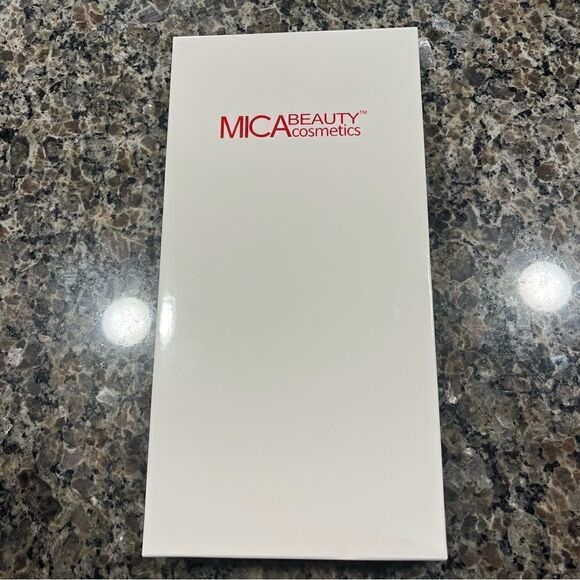 MICA Beauty DELUXE BRUSH SET - Picture 2 of 5
